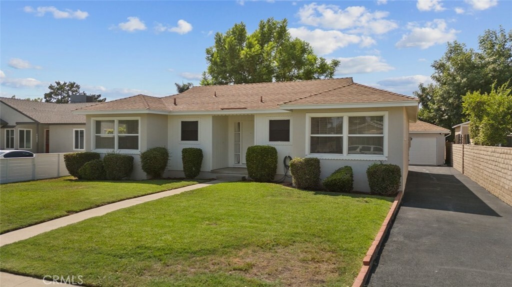 Property Photo:  10007 Burnet Avenue  CA 91345 