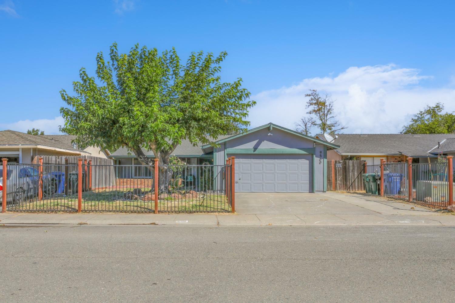 Property Photo:  9500 Achates Cir  CA 95826 