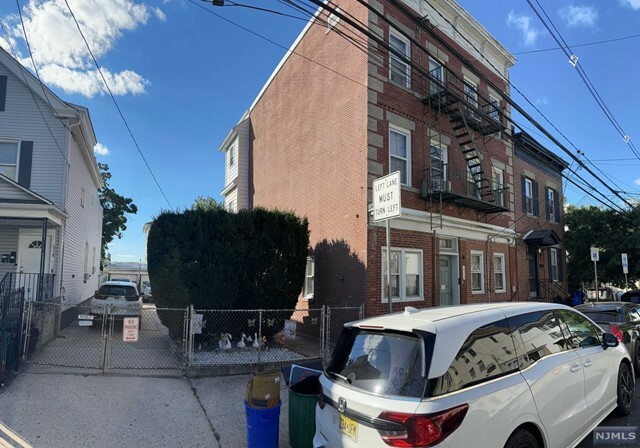 Property Photo:  618 N 7th Street  NJ 07107 