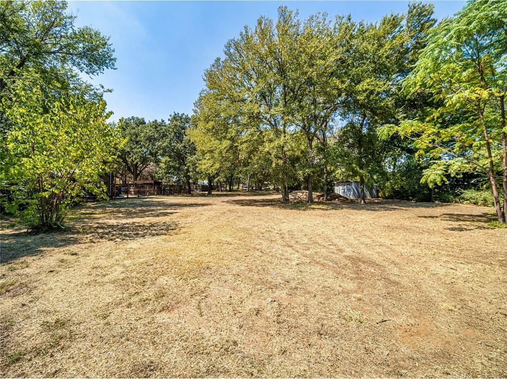 Property Photo:  609 Shores Drive  TX 75065 