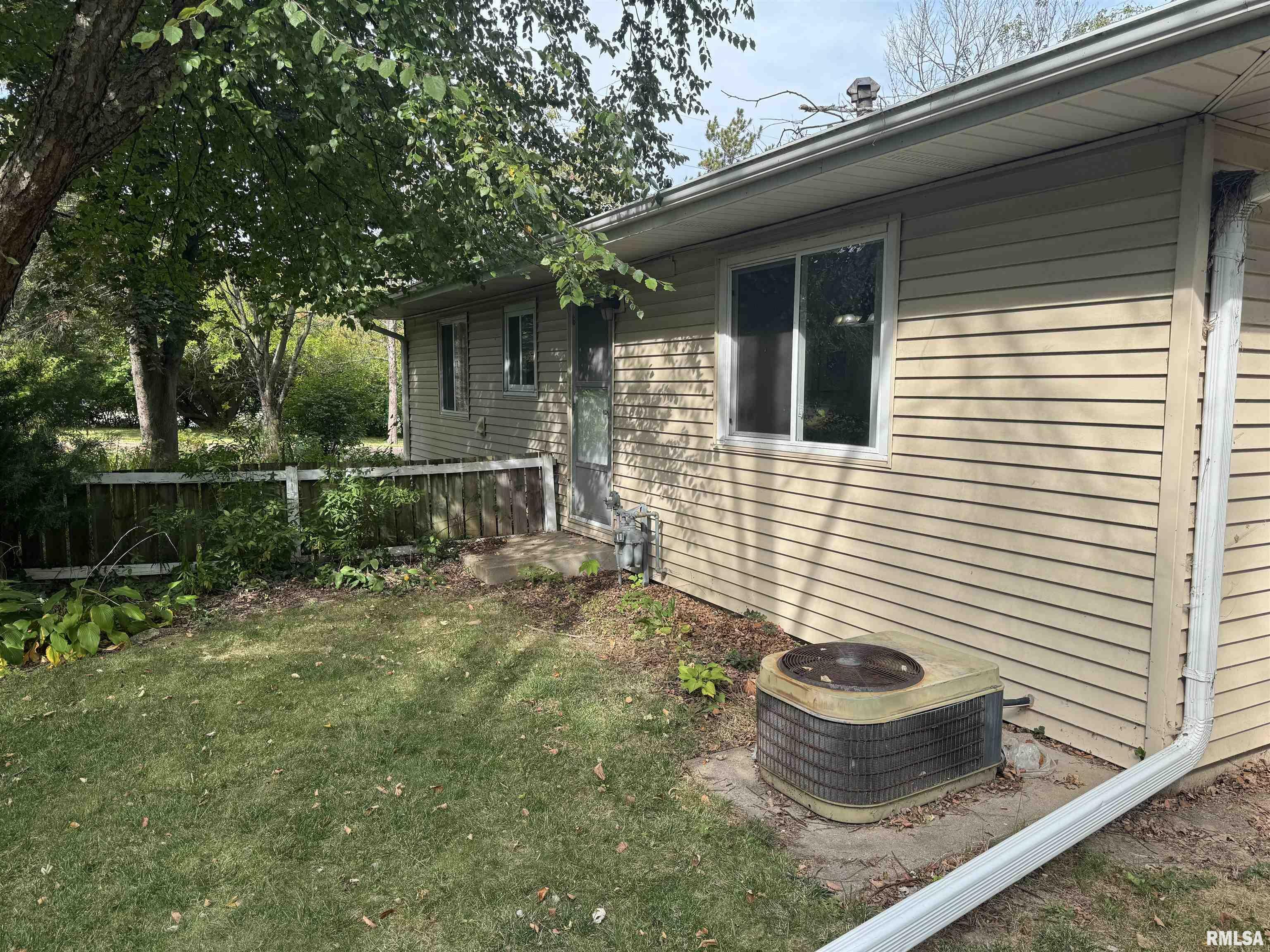 Property Photo:  5310 N Friar Lane  IL 61614 