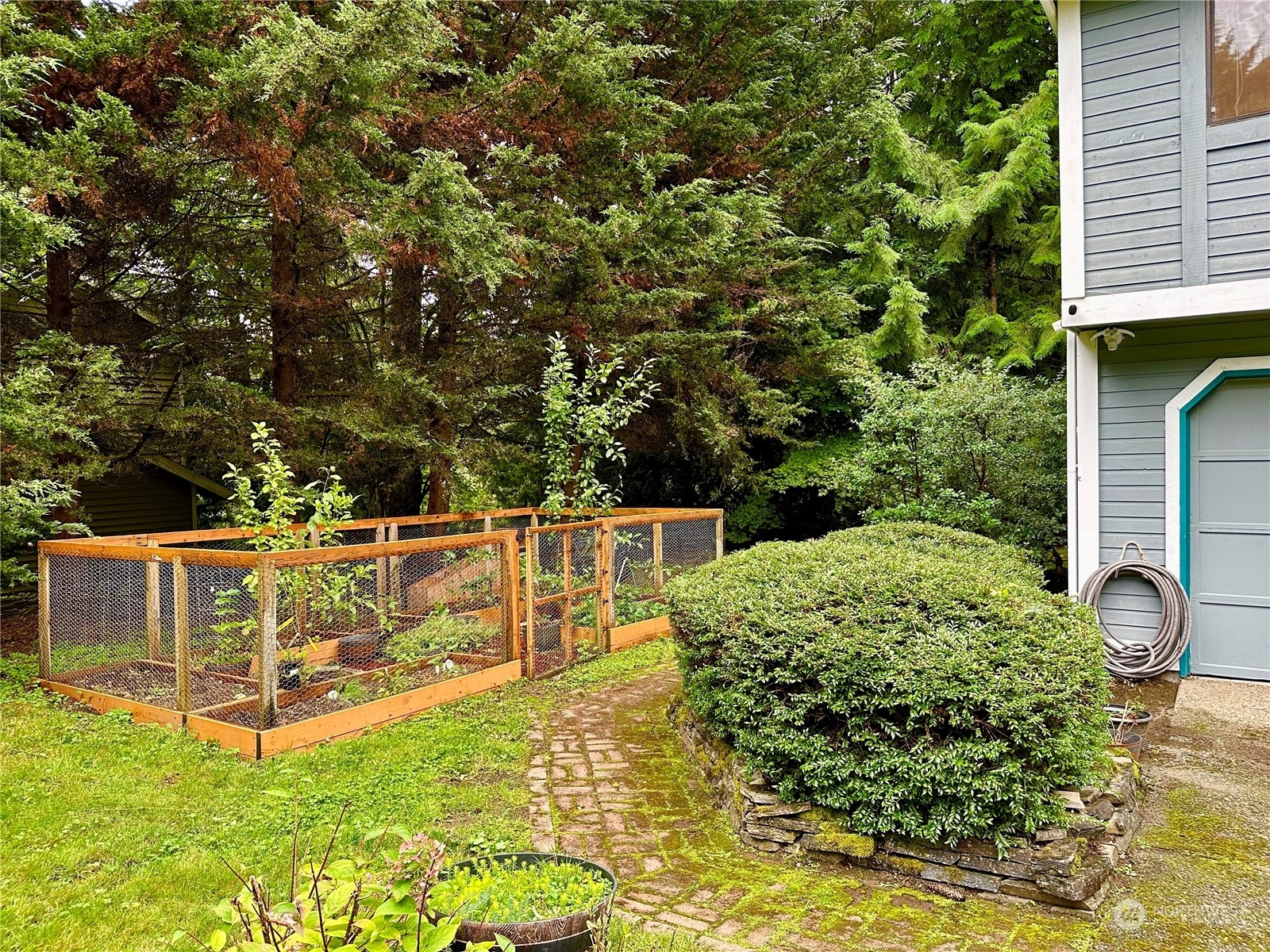 Property Photo:  1080 Ridgewood Circle SW  WA 98027 