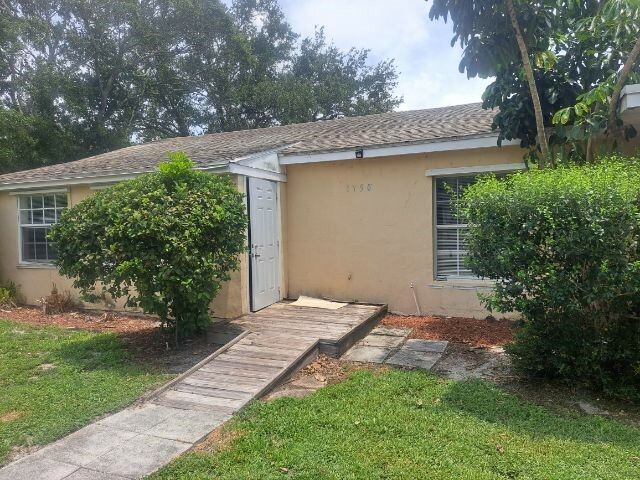 1750 23rd Street  Vero Beach FL 32960 photo