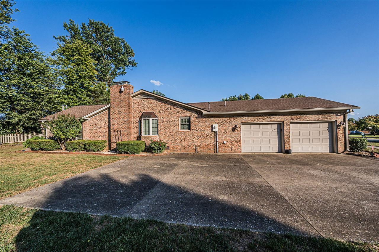 Property Photo:  350 Crestlake Way  KY 42104 