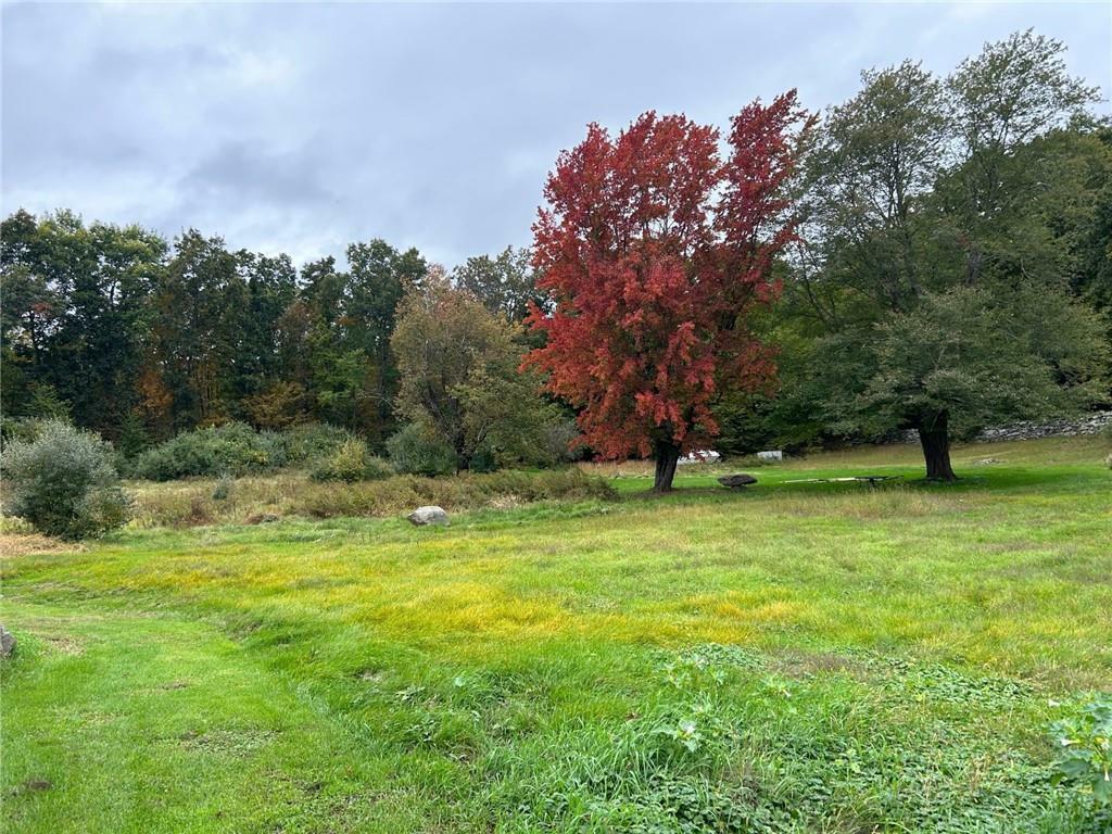 Property Photo:  2 Olde Glocester Lane  RI 02814 