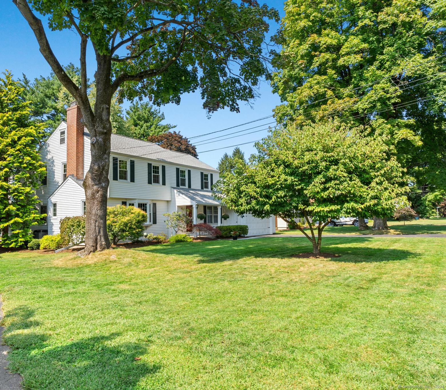 Property Photo:  45 Mountain Road Extension  CT 06107 