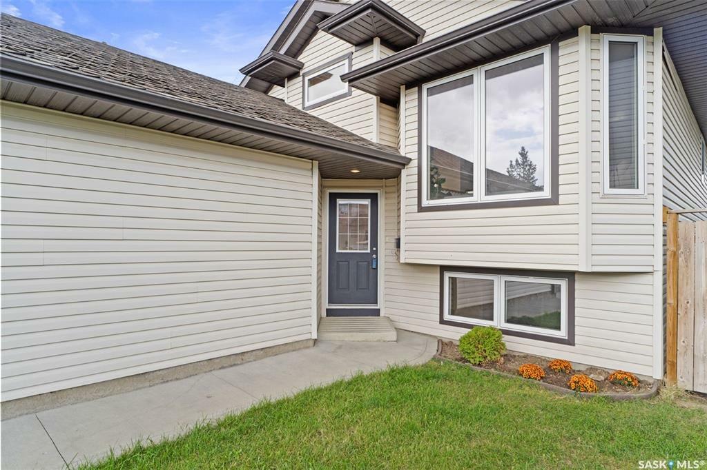 Property Photo:  107 Allwood Crescent  SK S7R 0A3 