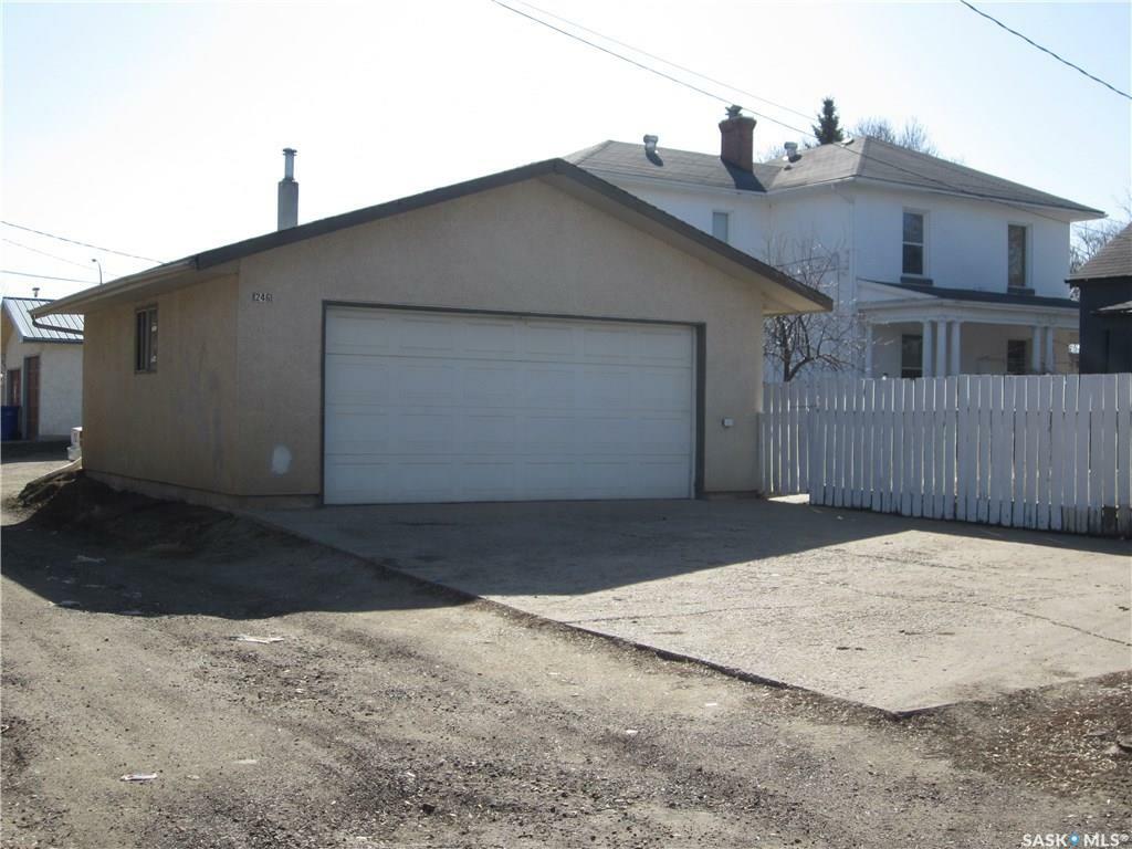 Property Photo:  246 14th Street W  SK S6V 3L3 