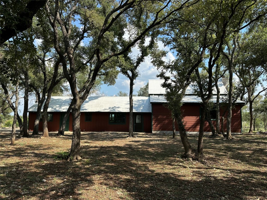 Property Photo:  215 Hy Road Road  TX 78610 