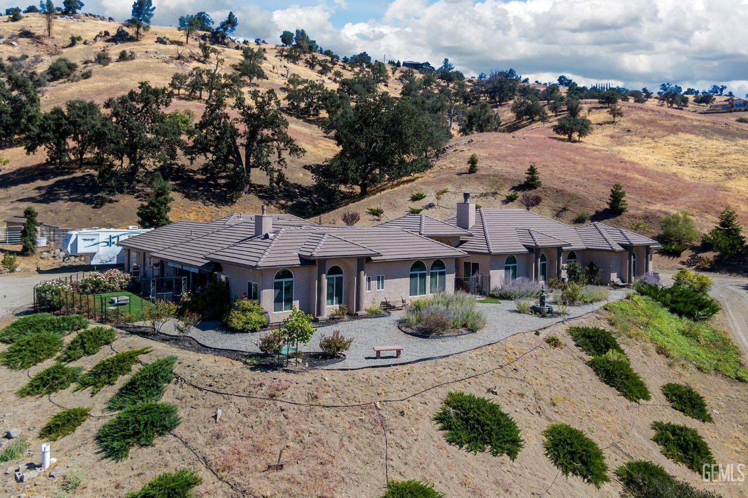 Property Photo:  26551 Cumberland Road  CA 93561 