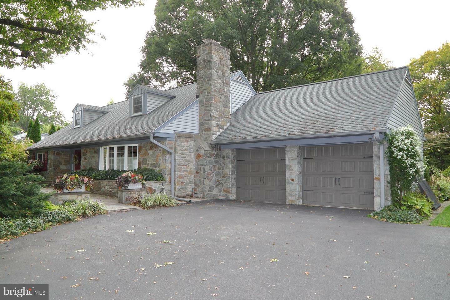 Property Photo:  1722 Millersville Pike  PA 17603 