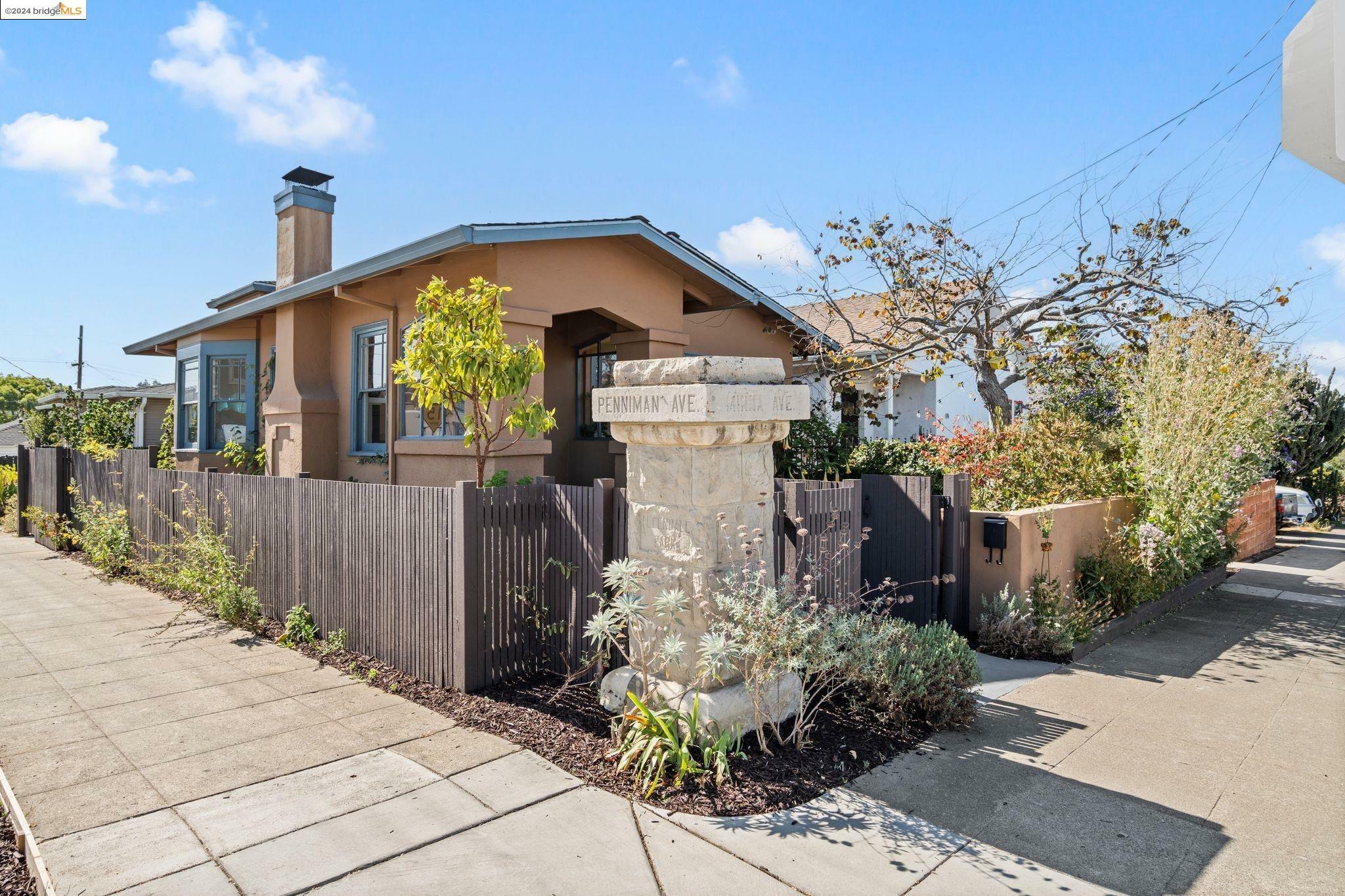 Property Photo:  2944 Minna Ave  CA 94619 