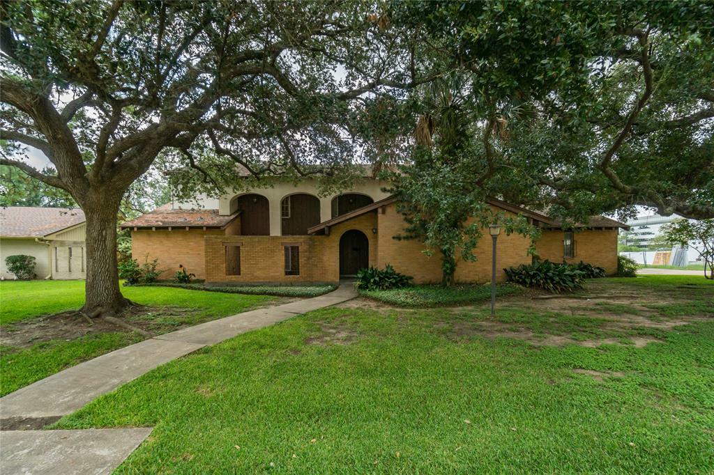 Property Photo:  18210 Nassau Bay Drive  TX 77058 