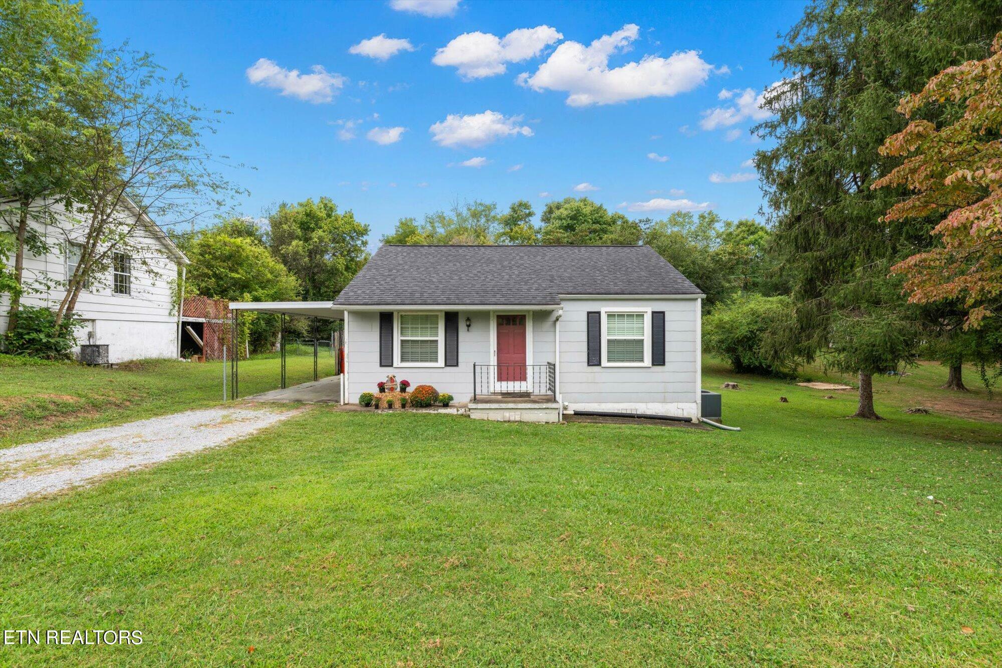 Property Photo:  511 Central Ave  TN 37303 