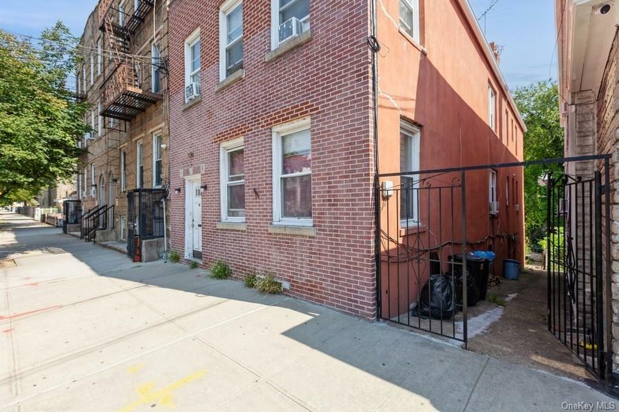 Property Photo:  1126 Beach Avenue  NY 10472 