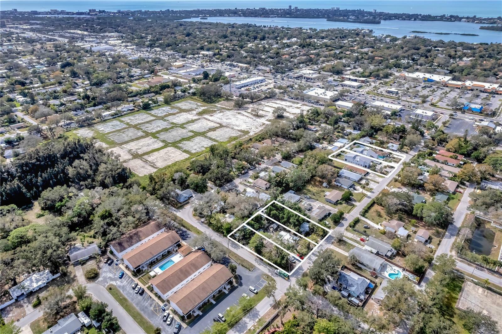 Property Photo:  4020 S School Avenue  FL 34231 