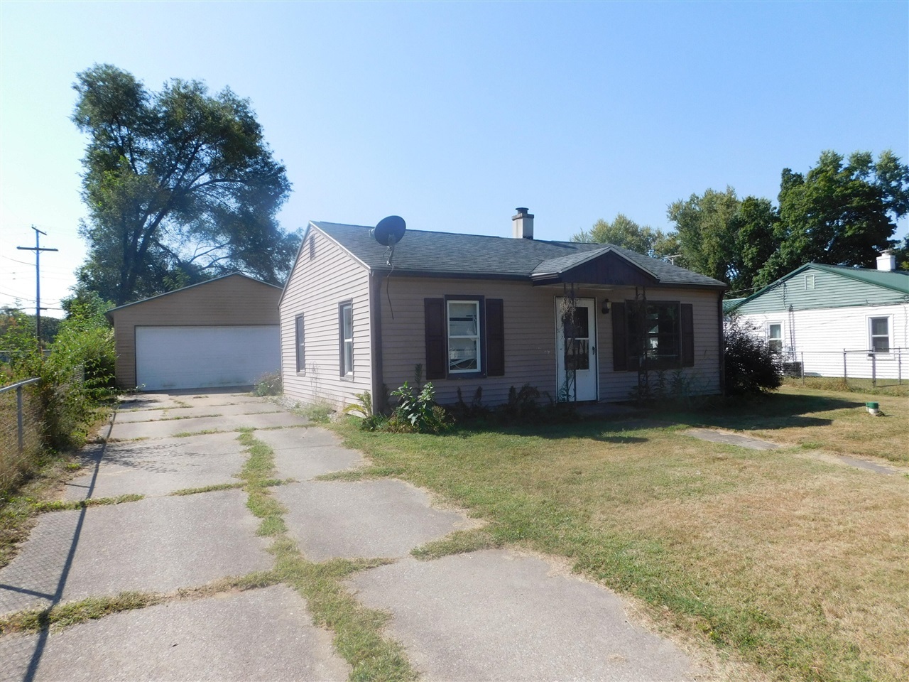 Property Photo:  