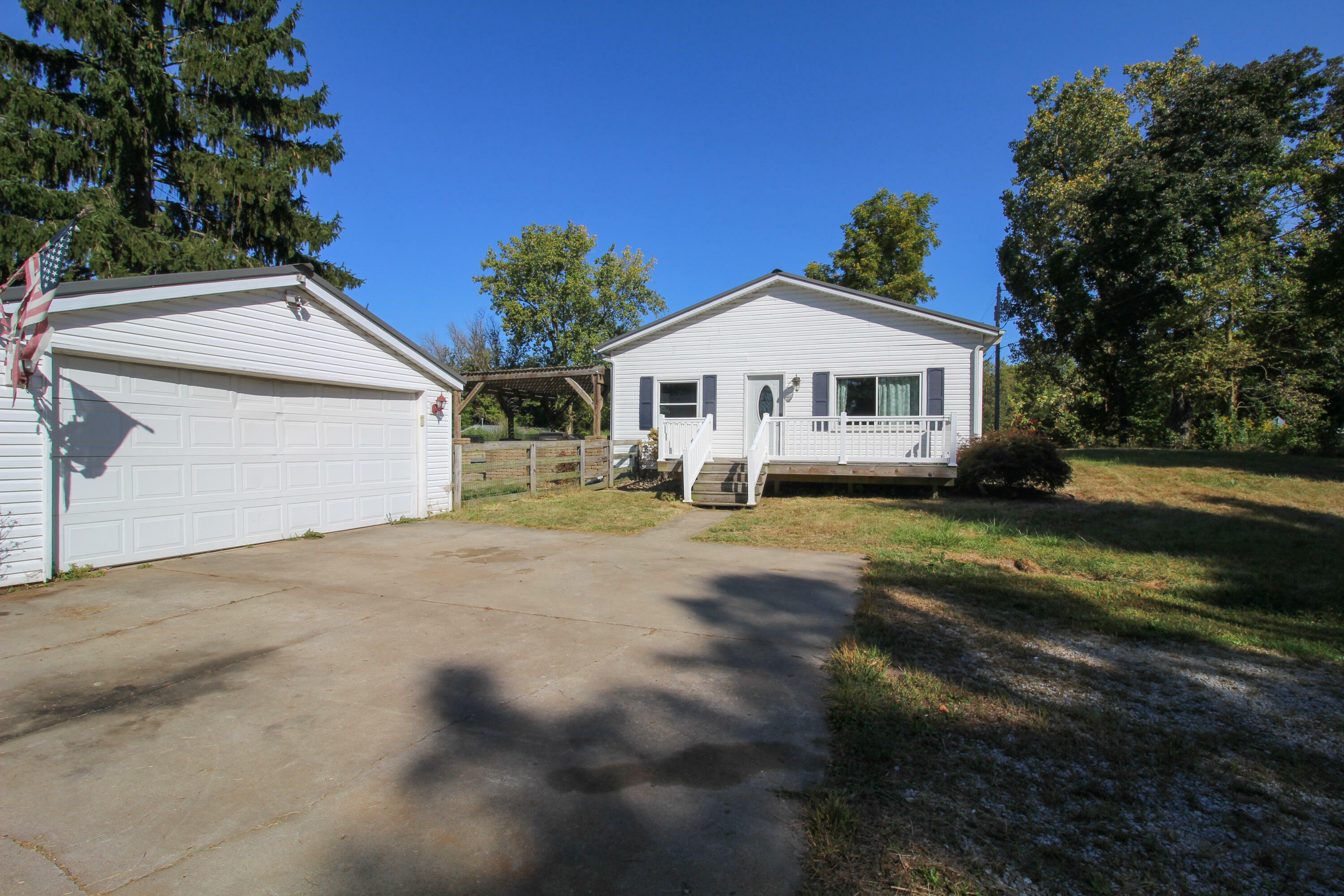 Property Photo:  67126 Union Road  MI 49061 