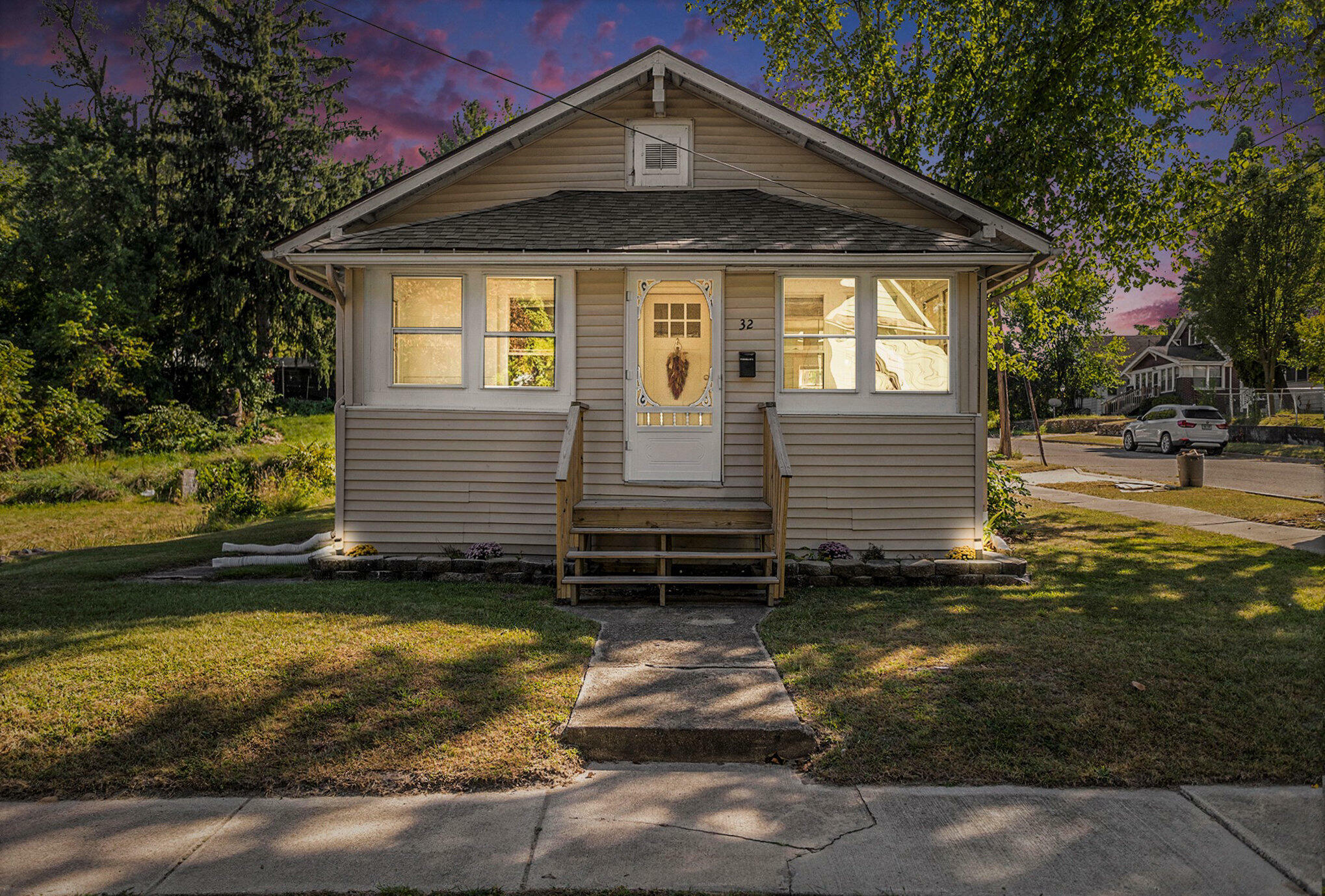 Property Photo:  32 E Bidwell Street  MI 49015 