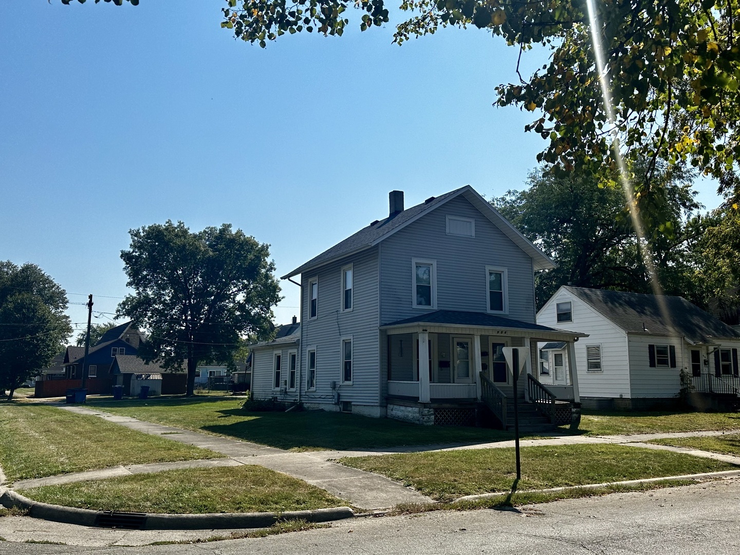 Property Photo:  904 S 4th Avenue  IL 60901 