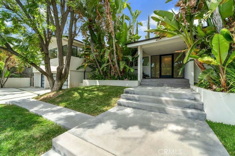 Property Photo:  5265 Del Moreno Drive  CA 91364 