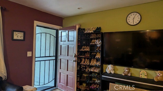 Property Photo: 521 S Lyon Street 69 CA 92701