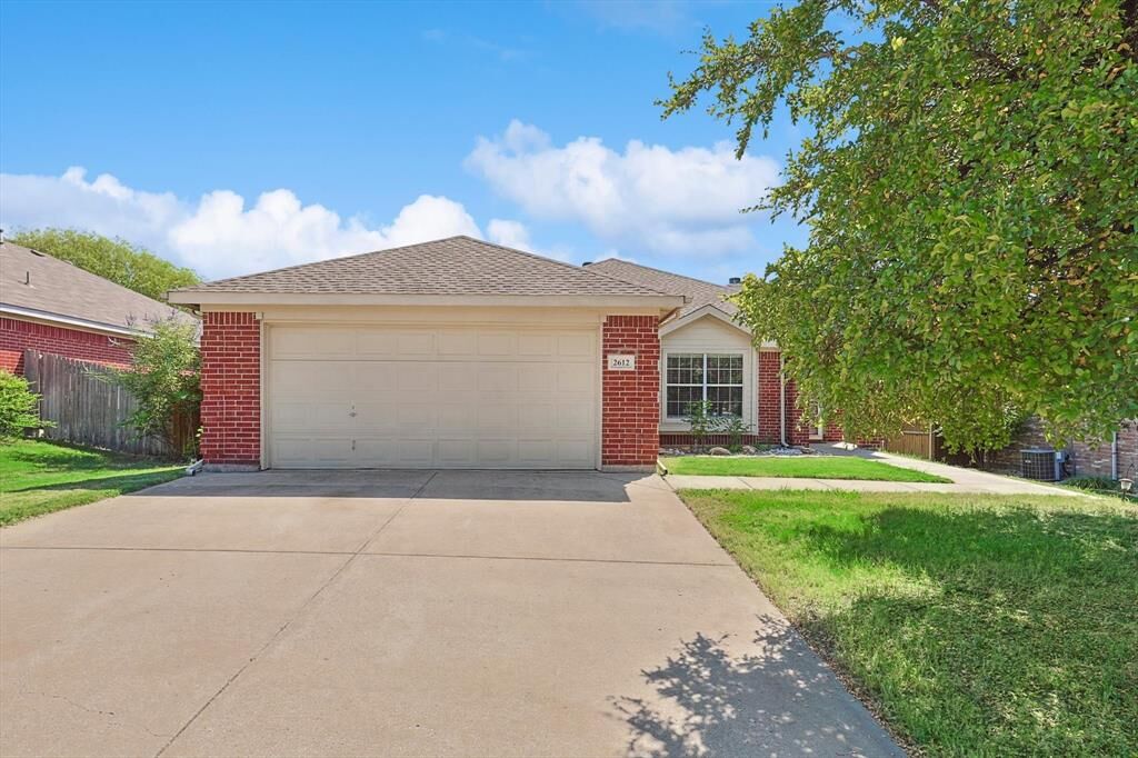 Property Photo:  2612 Hilcroft Avenue  TX 76210 