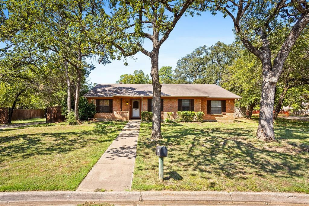 Property Photo:  621 Cimarron Trail  TX 76092 