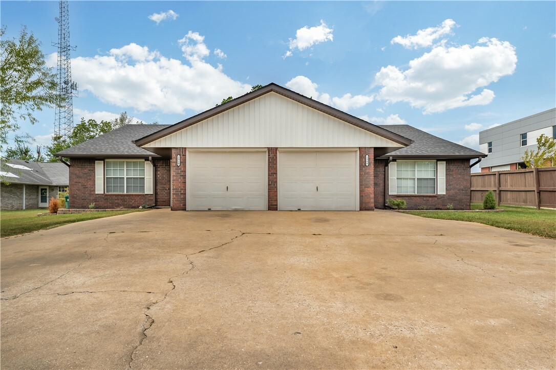 Property Photo:  1908 S 18th Street  AR 72758 