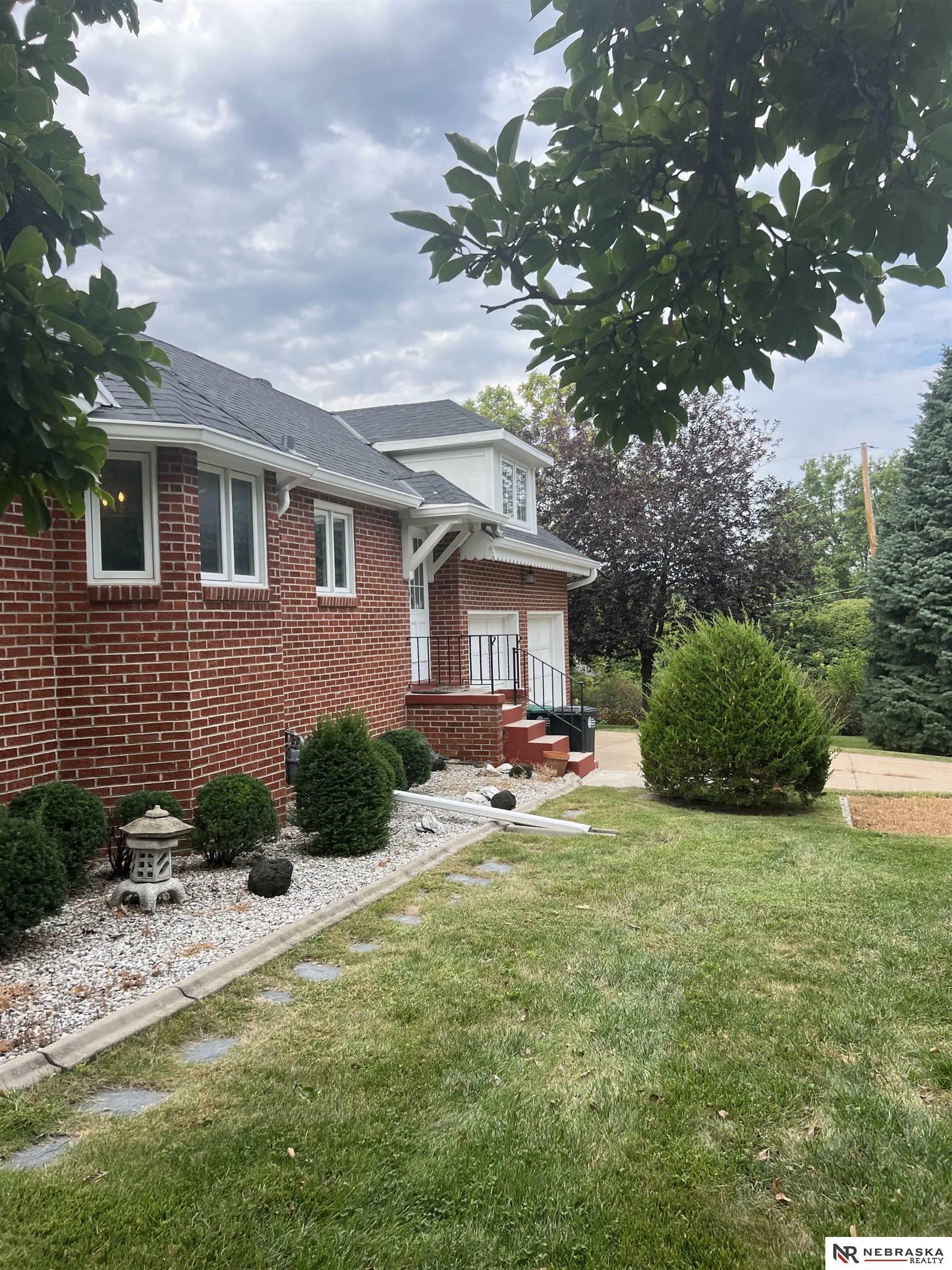 Property Photo:  1502 S 79th Street  NE 68124 