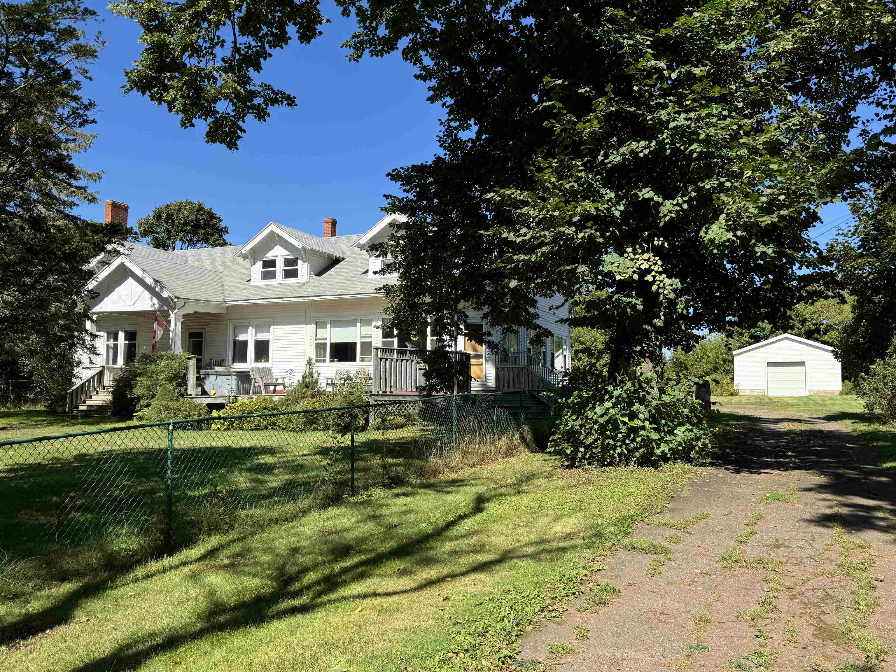 Property Photo:  379 Maple Avenue  PE C1N 5H2 