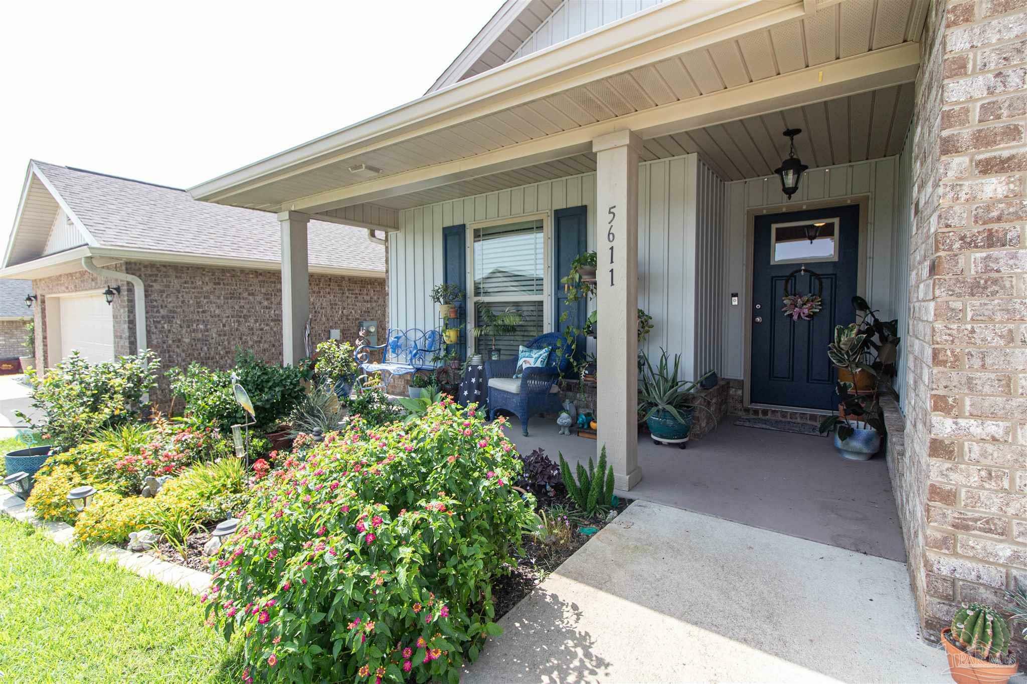 Property Photo: 5611 Blue Sky Ct FL 32583