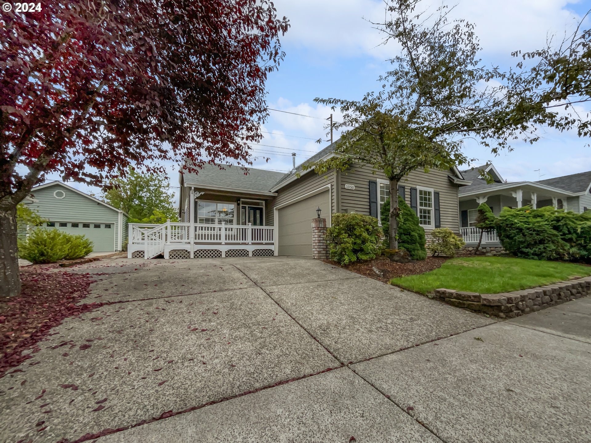 Property Photo:  1050 NE Multnomah Dr  OR 97024 