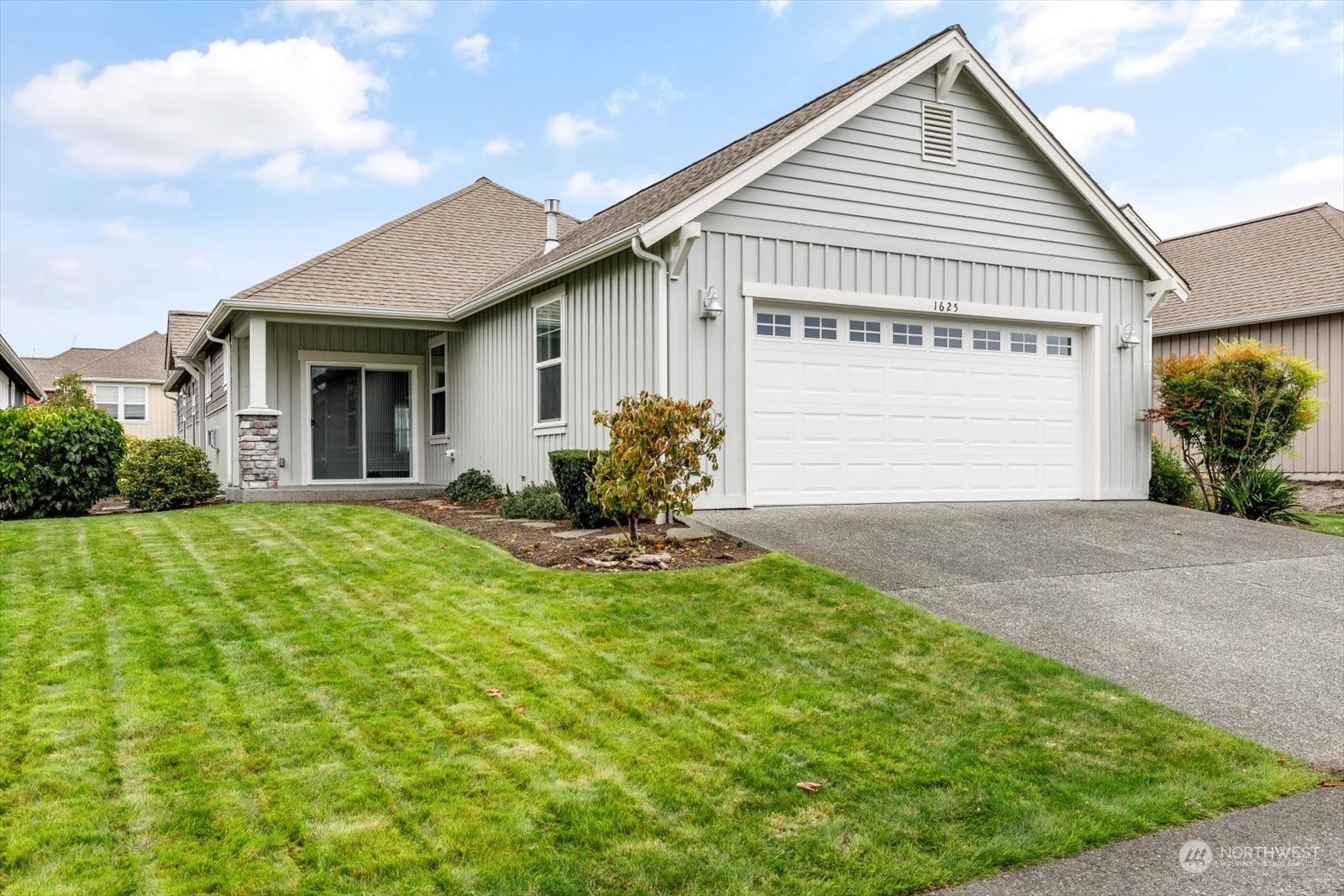 Property Photo:  1625 SW Vanguard Street  WA 98277 