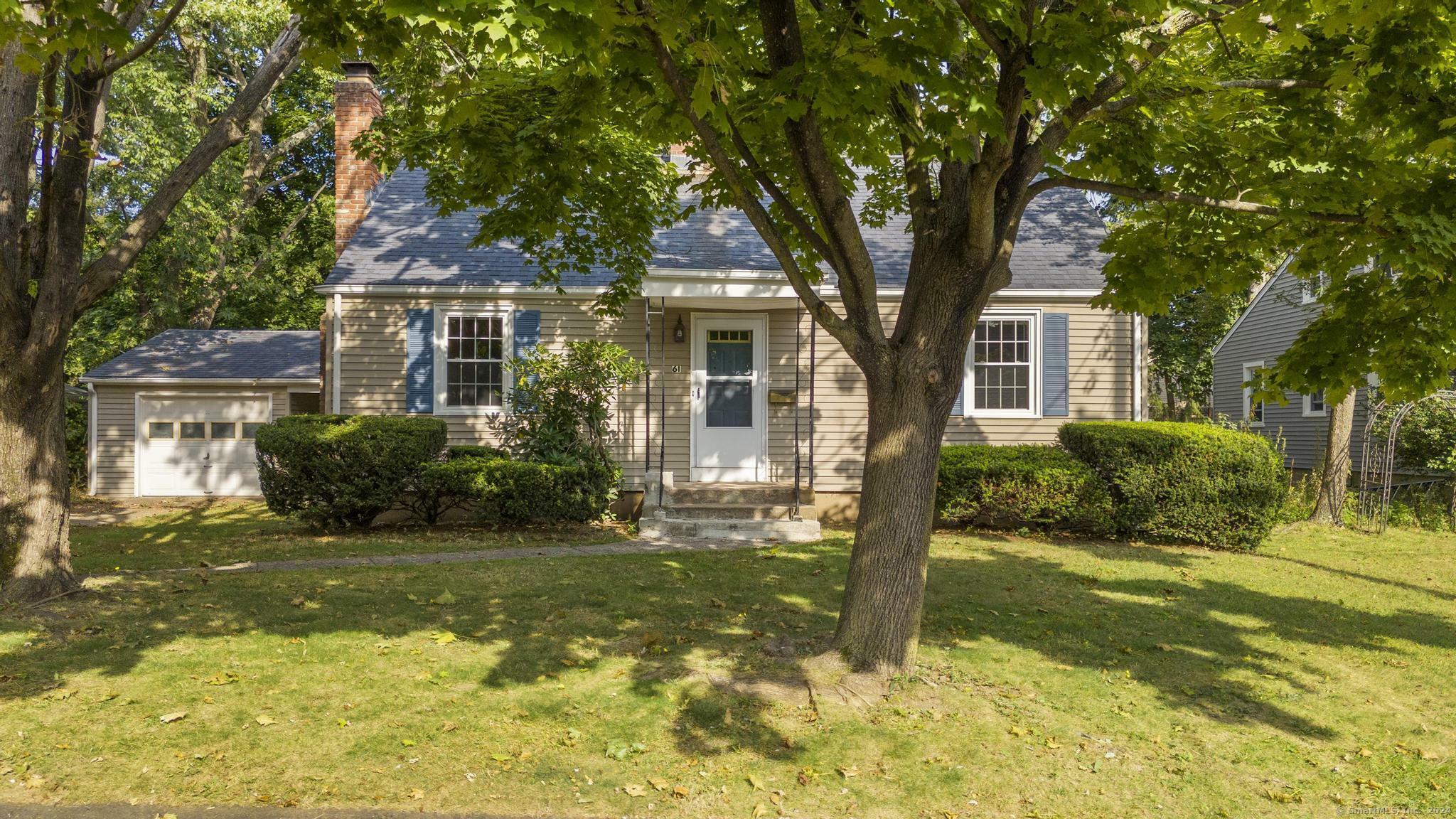 Property Photo:  61 Richmond Avenue  CT 06516 