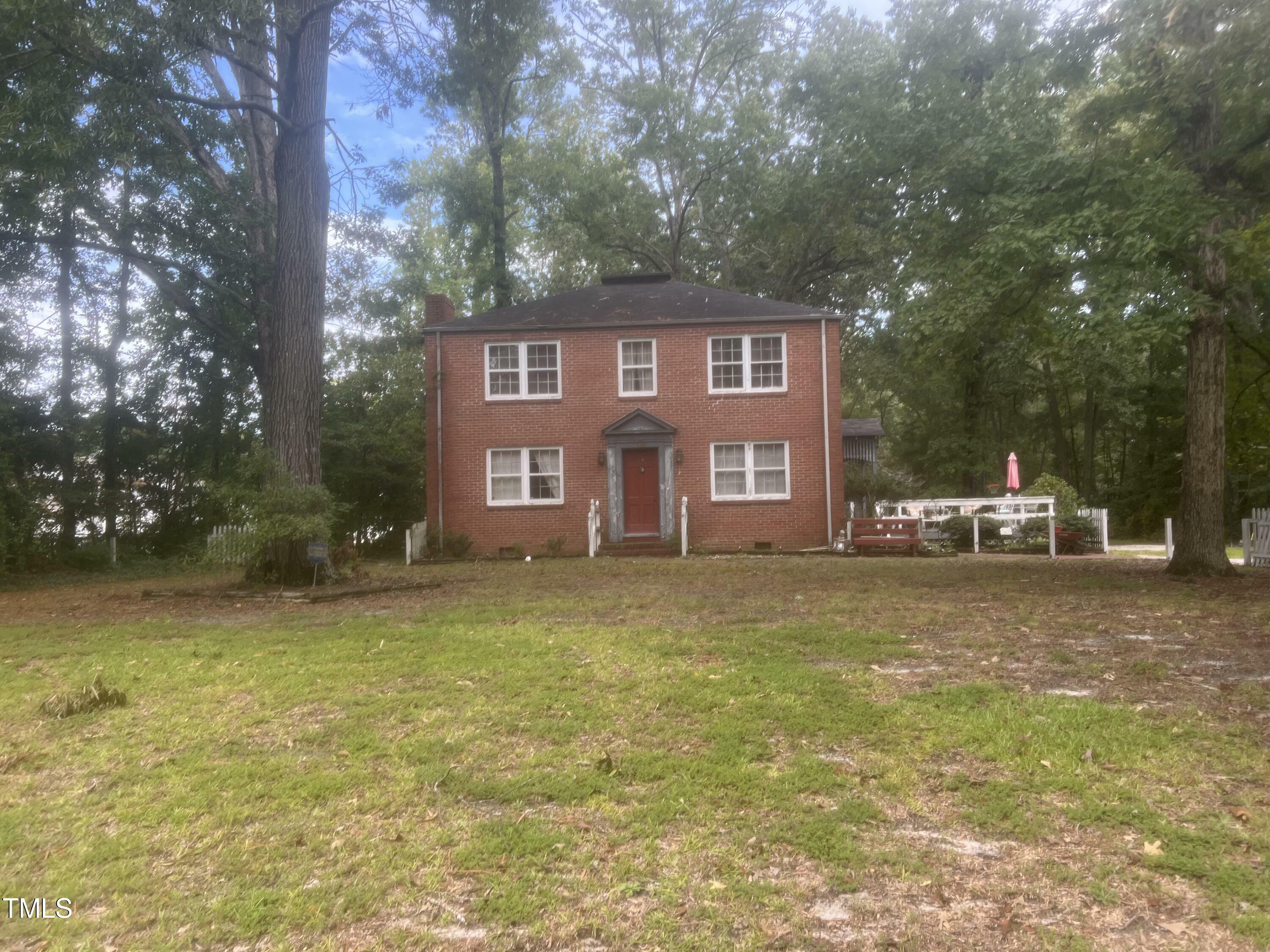 105 E Lee Street  Zebulon NC 27597 photo