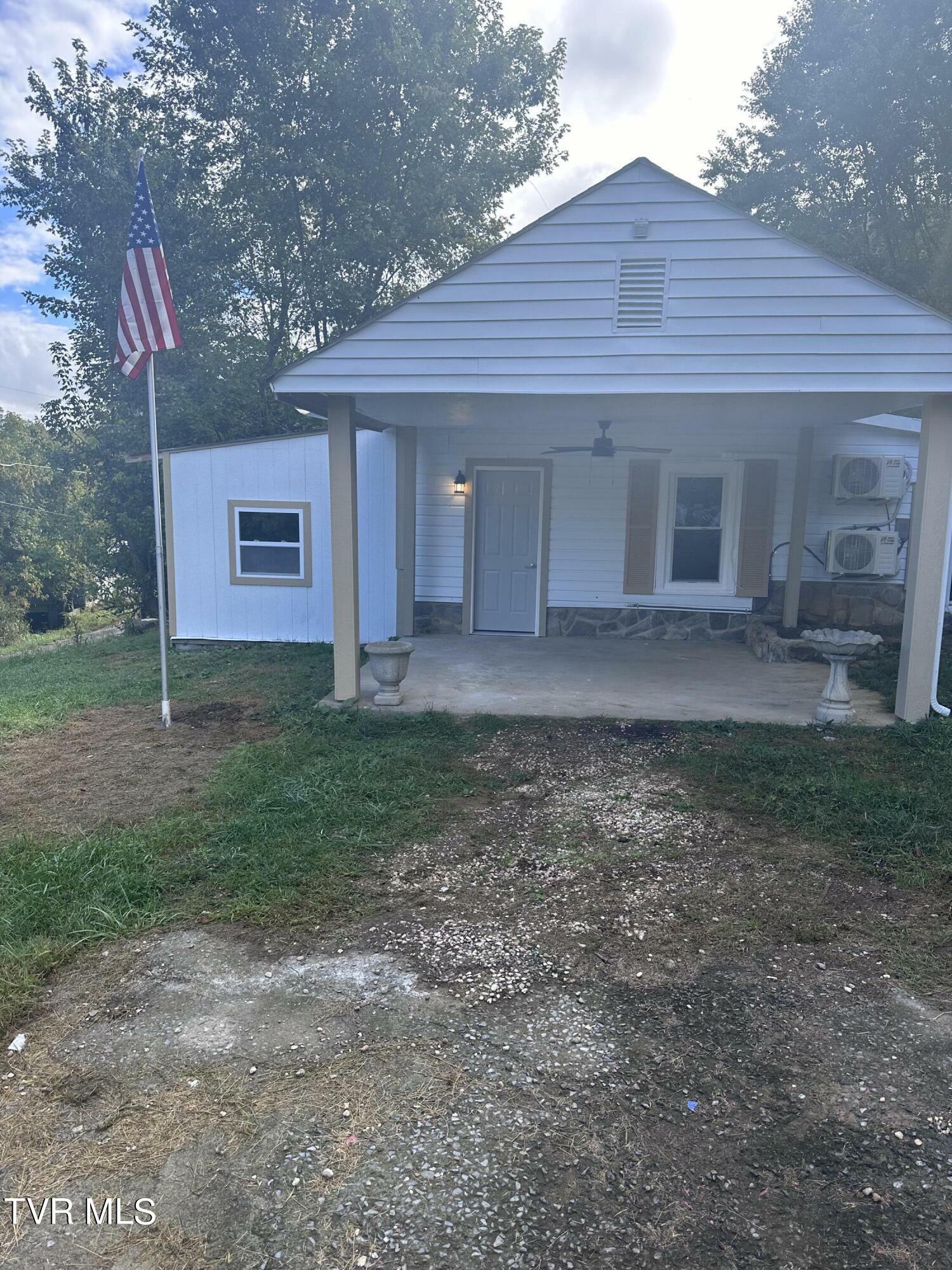 Property Photo:  834 Rock City Road  TN 37664 