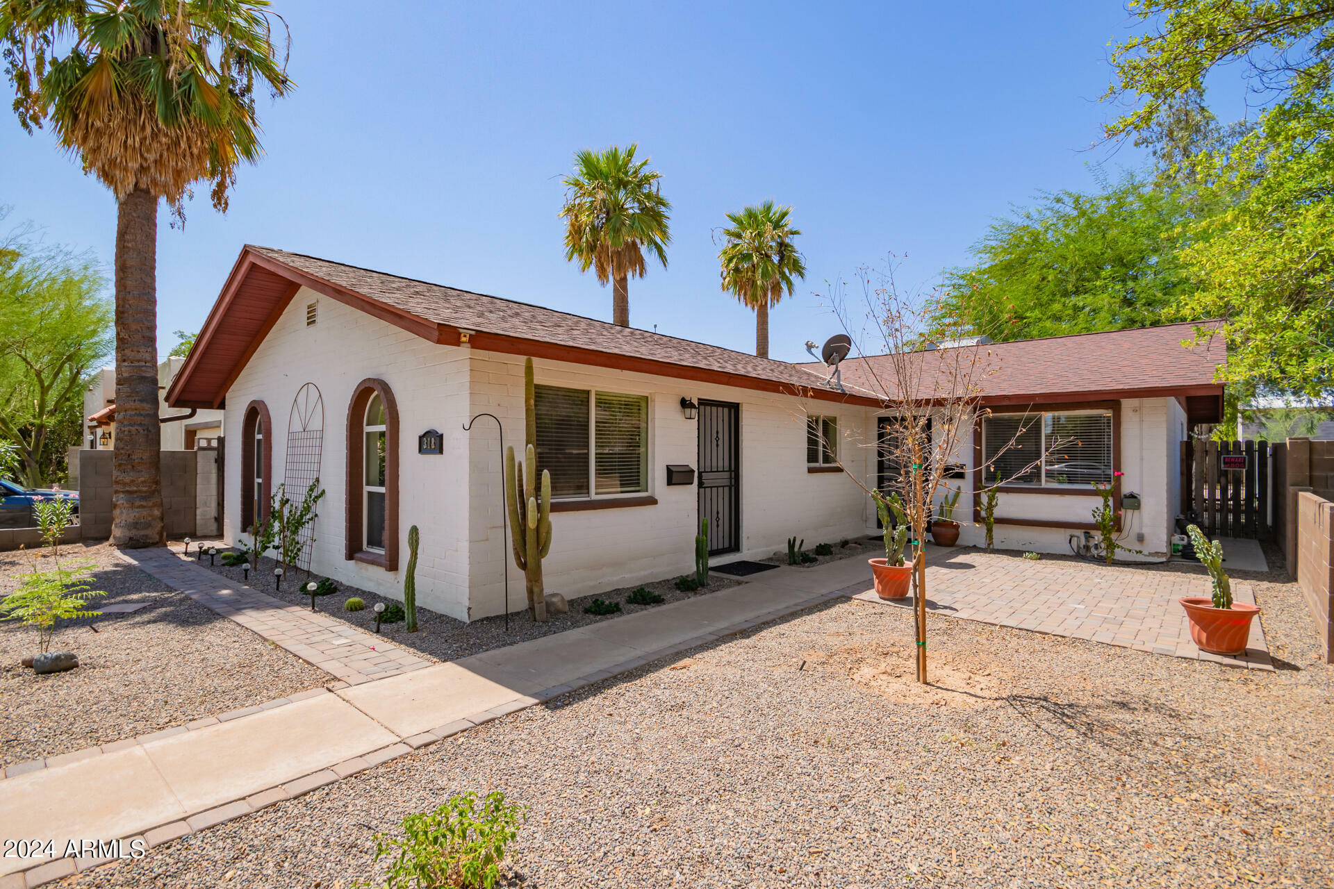 Property Photo:  318 N Washington Street  AZ 85225 