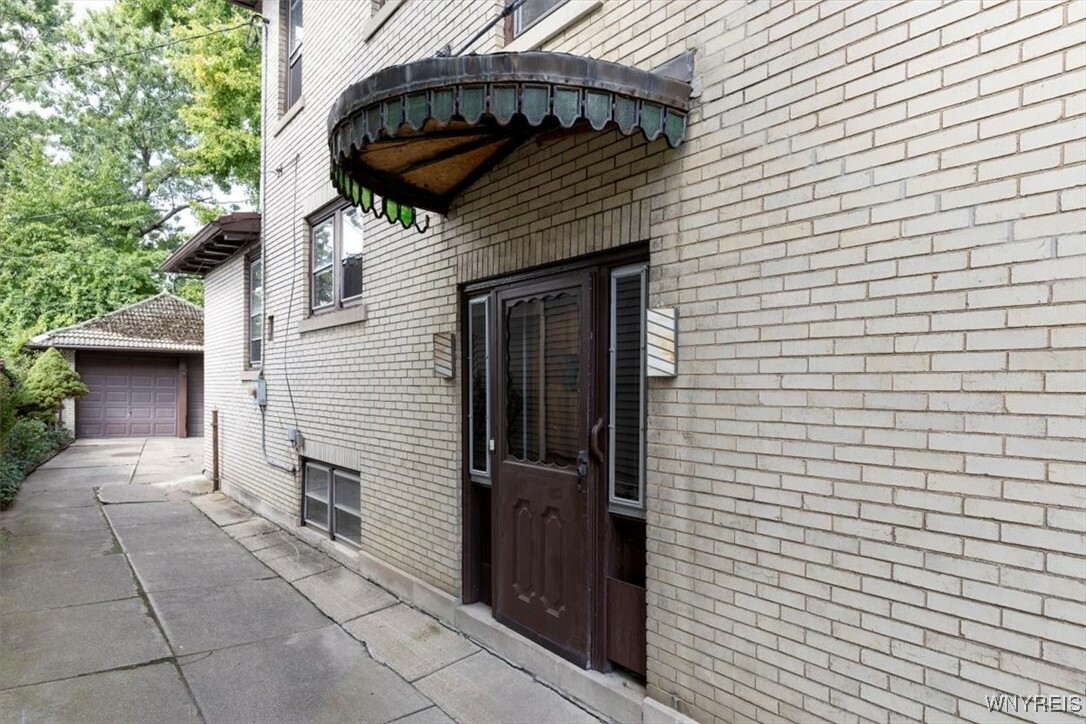 Property Photo:  354 Starin Avenue  NY 14216 