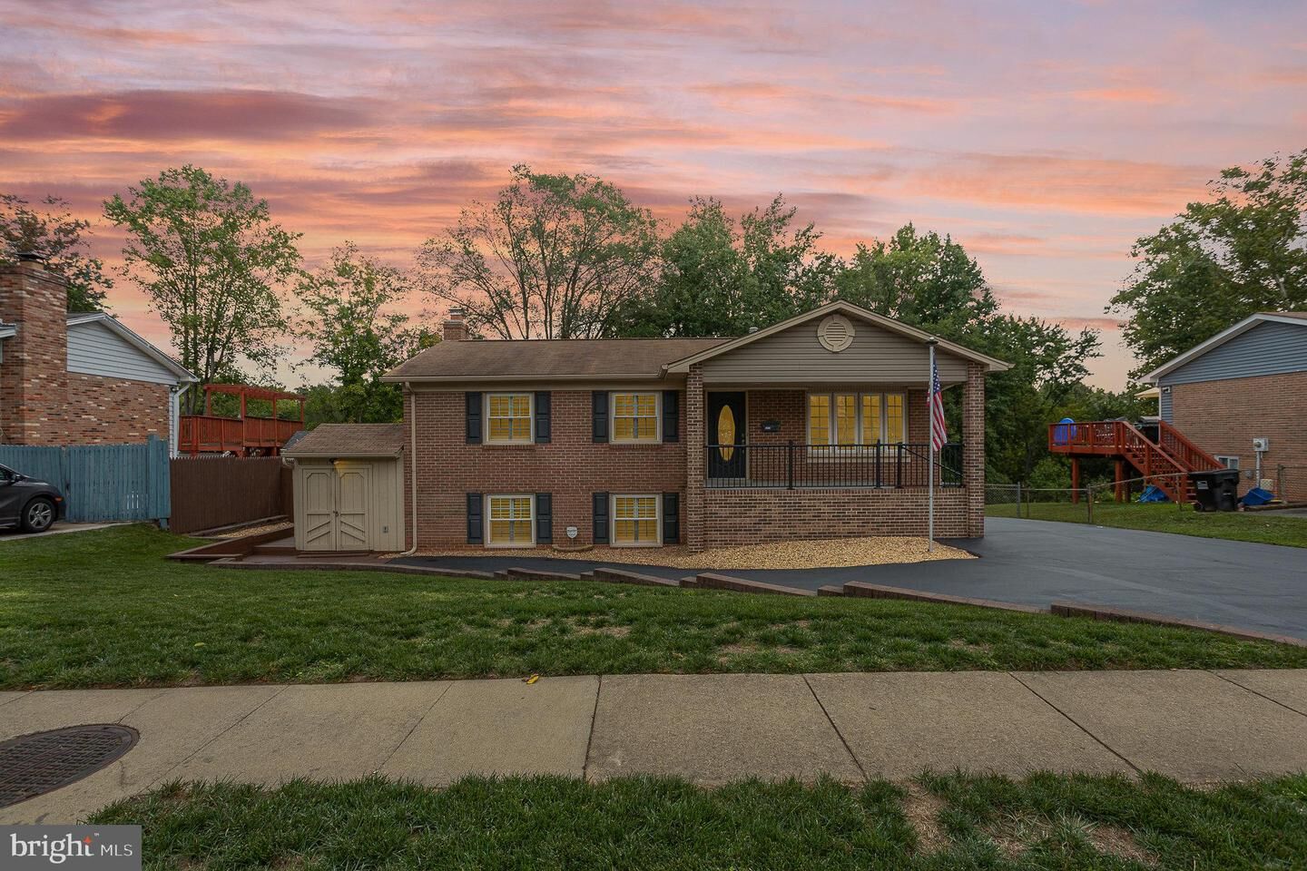 Property Photo: 4476 Dale Boulevard VA 22193