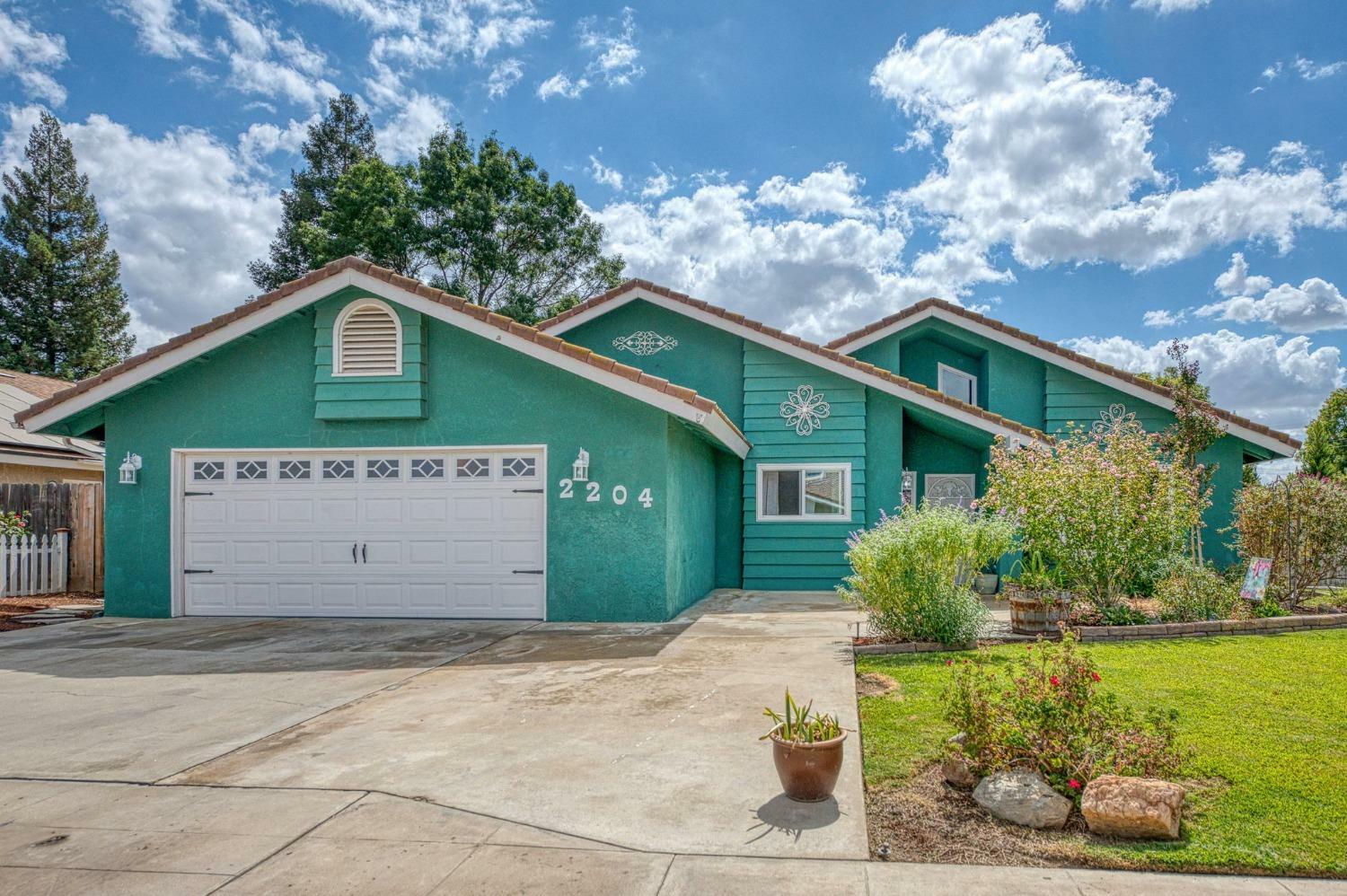 Property Photo:  2204 Paul Avenue  CA 93611 