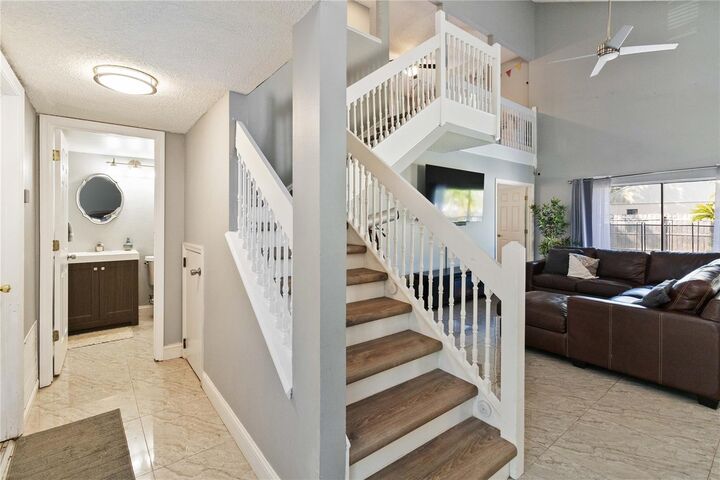 Property Photo:  1013 Vernon Loop  FL 32765 