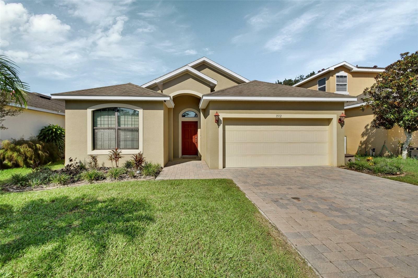 Property Photo: 1512 Loughton Street FL 32720