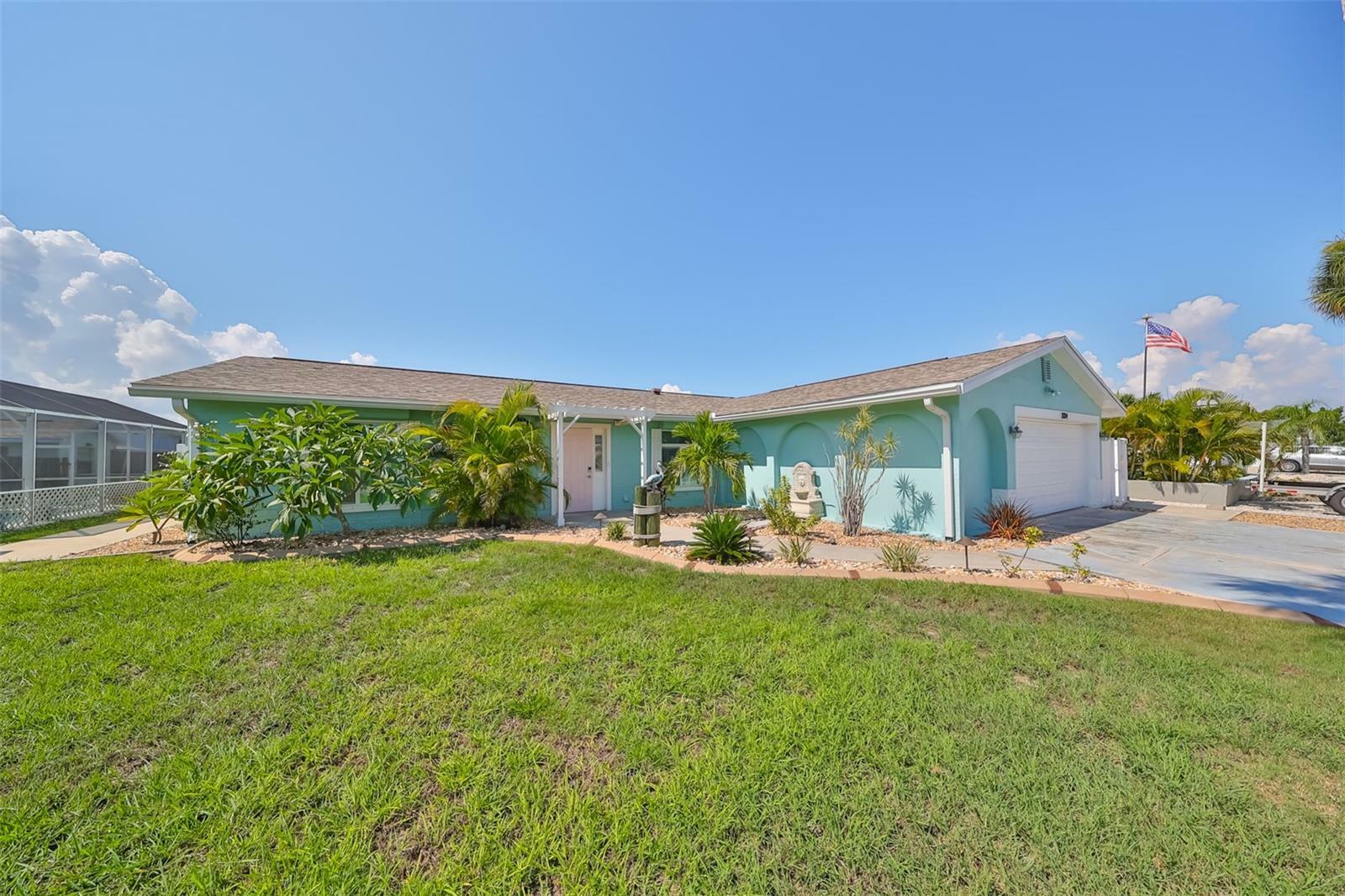 Property Photo:  1004 Sago Palm Way  FL 33572 