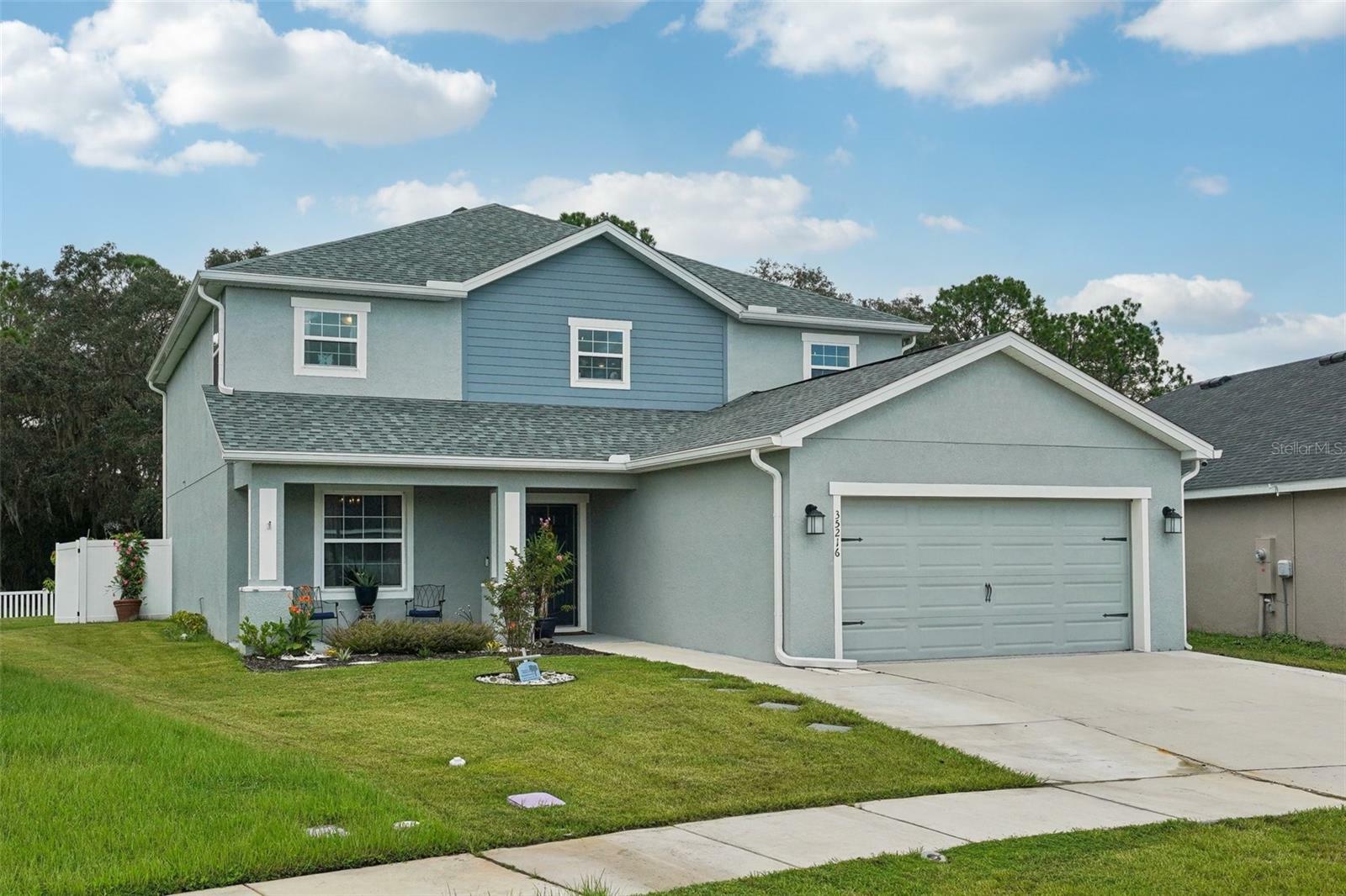 Property Photo:  35216 Crescent Creek Drive  FL 33541 