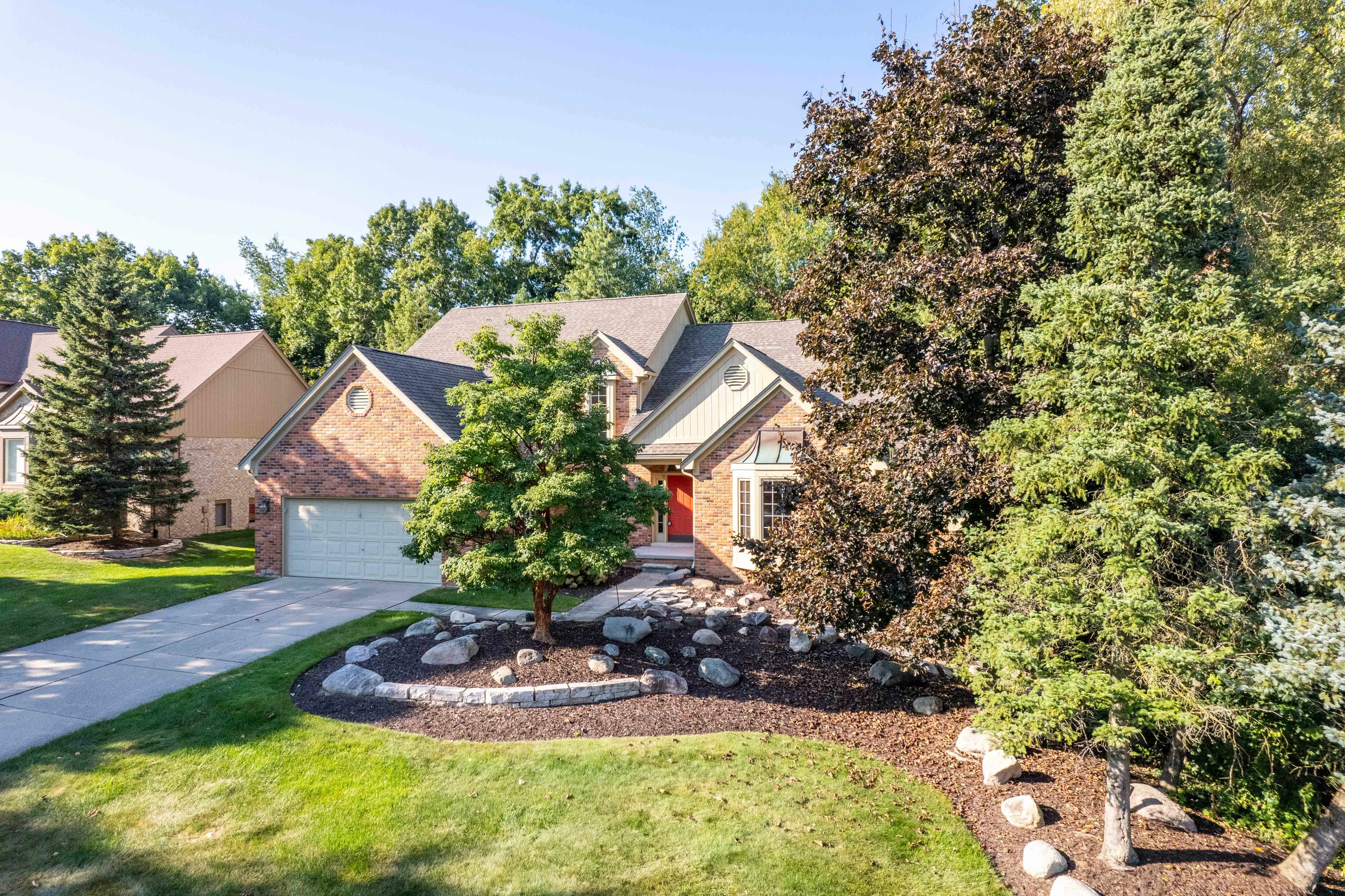 Property Photo:  2160 Reagan Drive  MI 48309 2981 