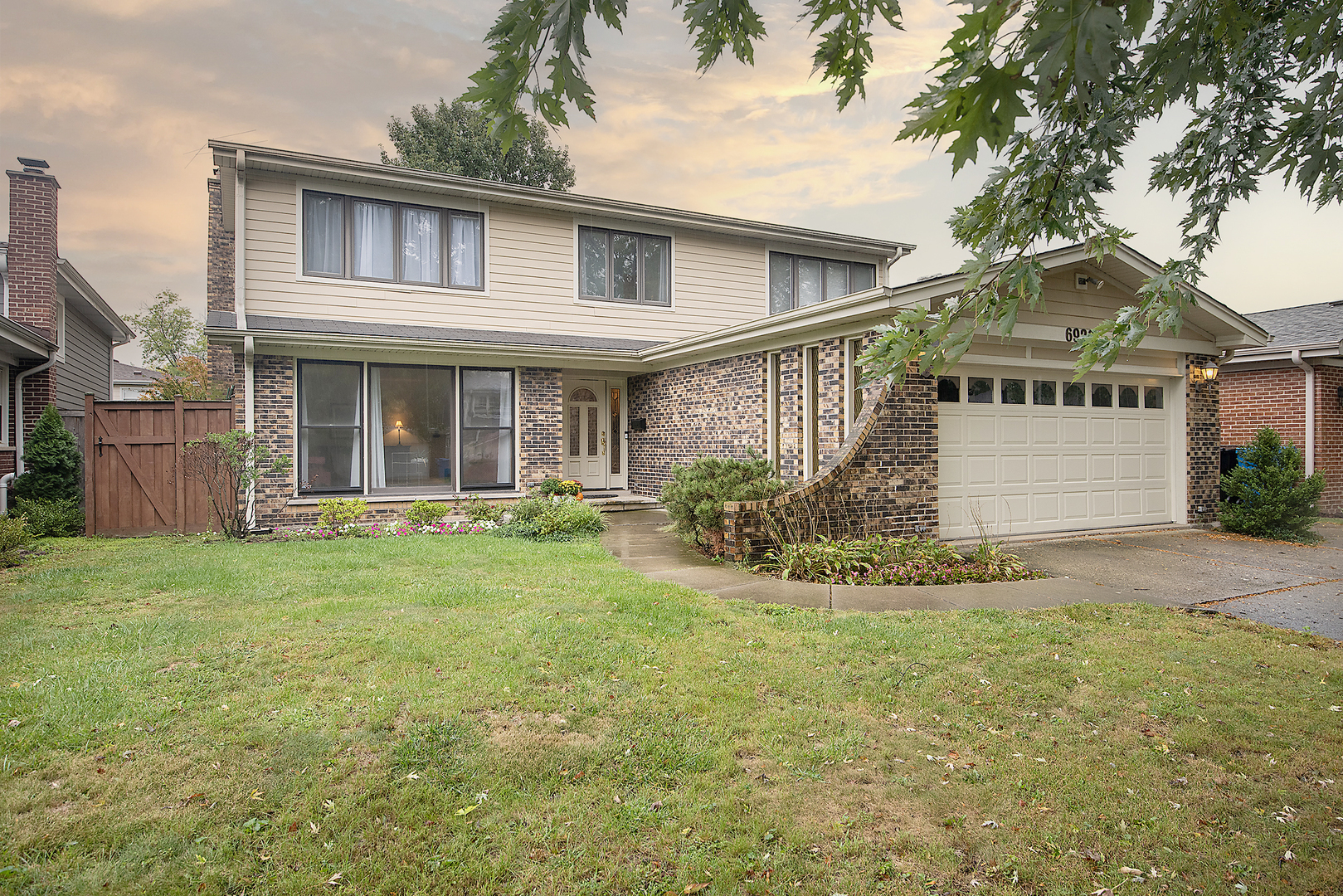 Property Photo: 6929 N Chicora Avenue IL 60646
