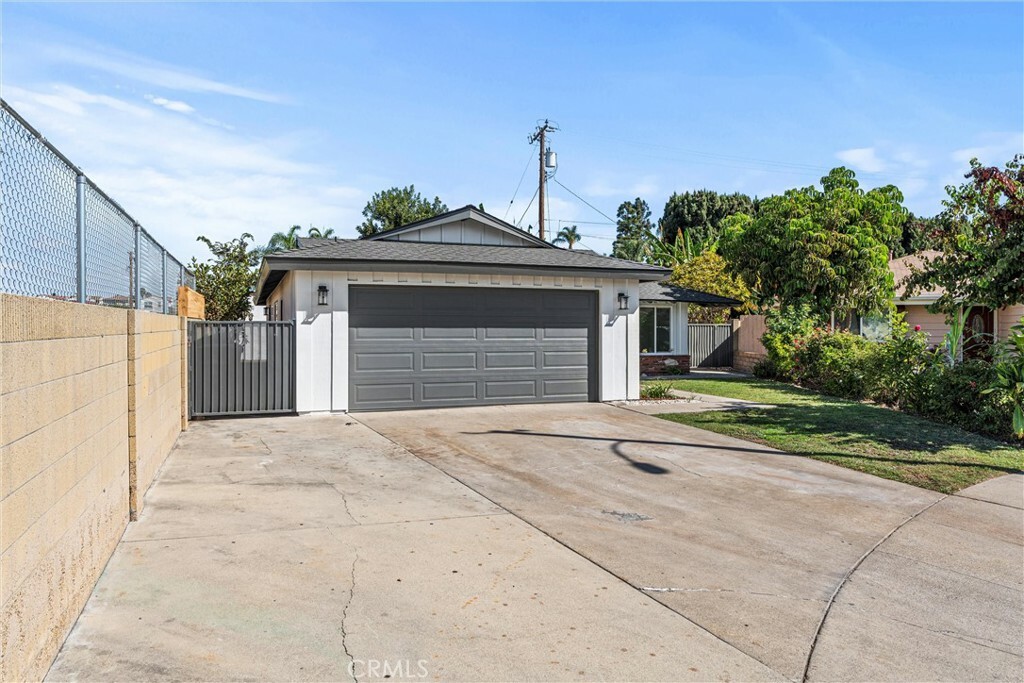 Property Photo:  501 S Alvy Street  CA 92802 