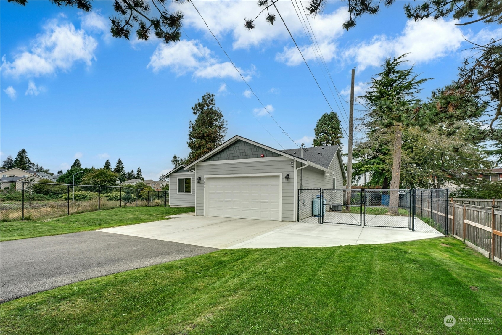 Property Photo:  1205 E 44th Street  WA 98404 