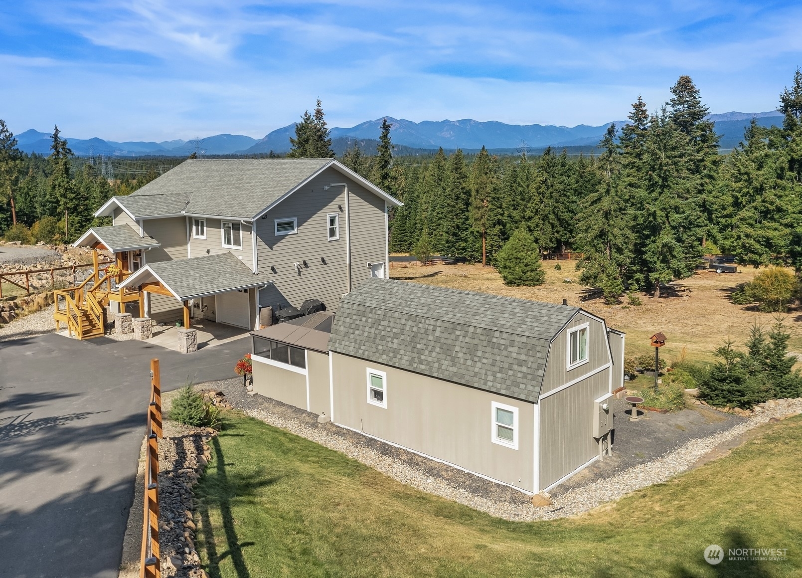 Property Photo:  961 Rocky Mountain Way  WA 98922 